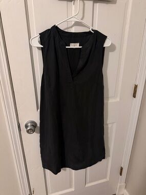 Lou & Grey Sleeveless V-Neck Black Women's Dress